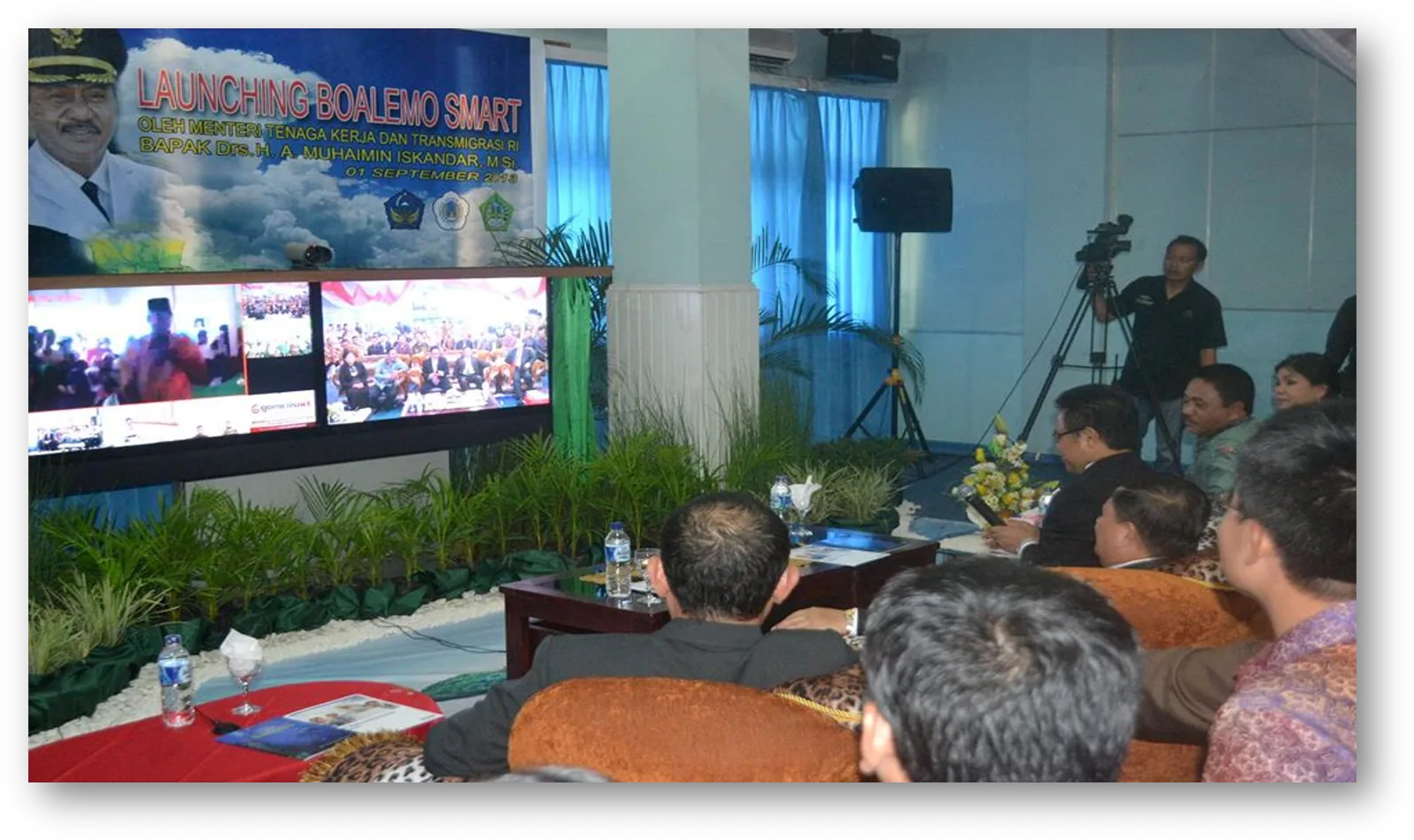 Dokumentasi video conference pada peluncuran Boalemo Smart 2013